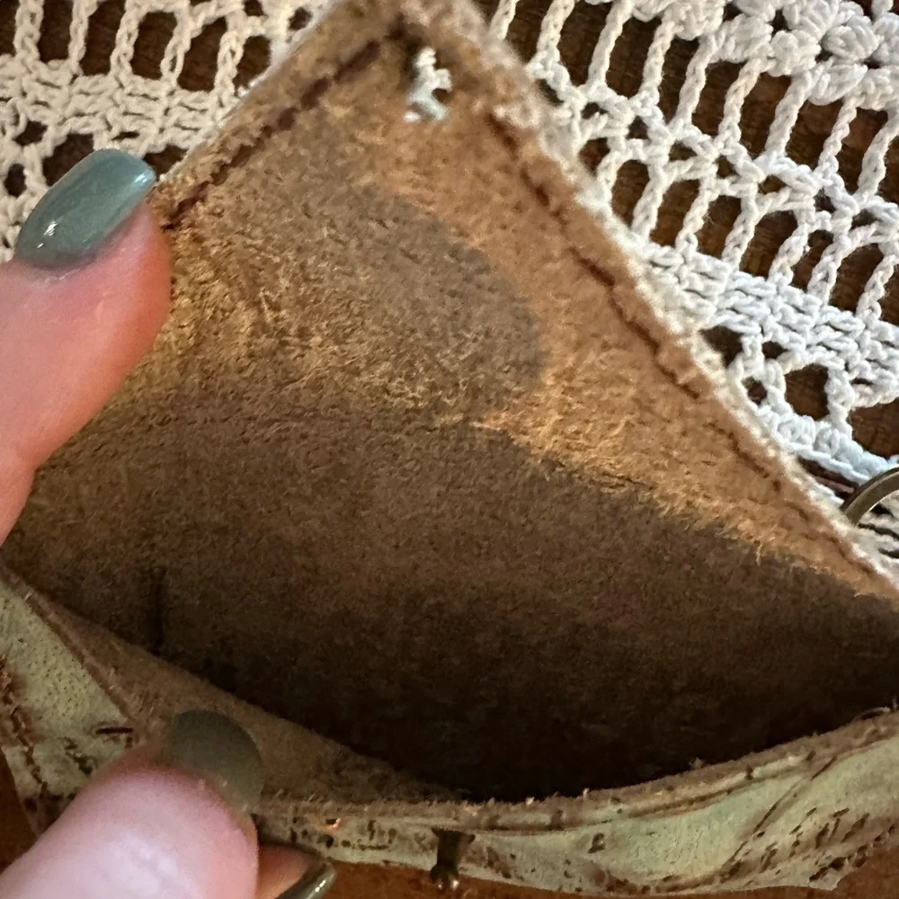 Chic Distressed Green Wallet with Keychain